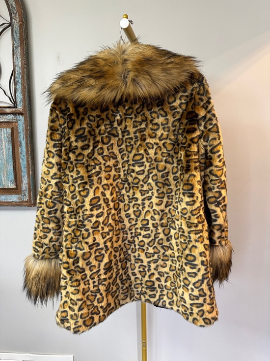 Jenniferm Leopard Print Faux Fur Coat with Trim EUC L - Picture 5 of 13